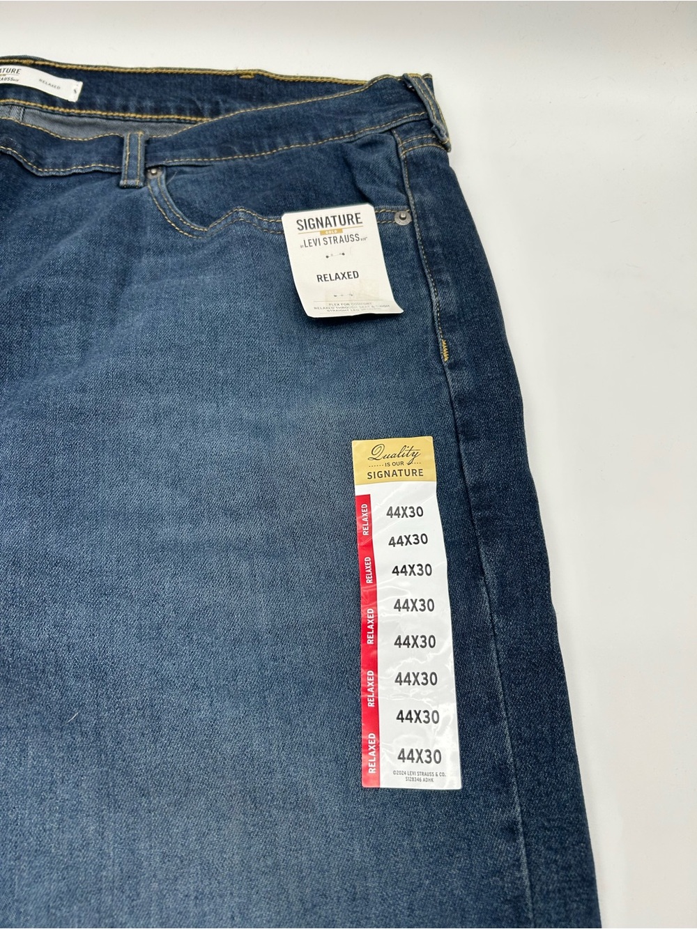 Signature by Levi Strauss Men’s Relaxed Fit Jeans - Dark Blue 44x30